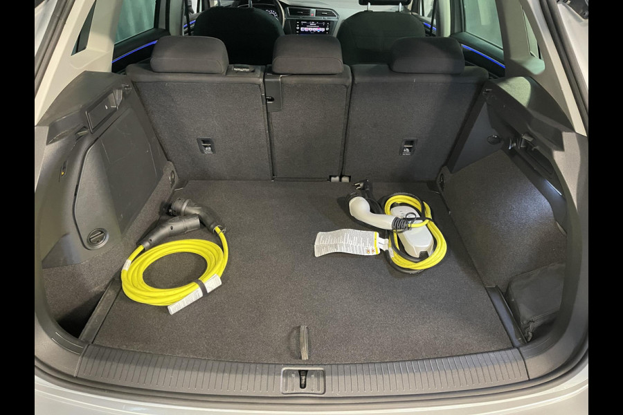 Volkswagen Tiguan 1.4 TSI eHybrid Elegance 19"/Panoramadak/Trekhaak/IQ Lights/Dodehoek/Camera/Adaptieve cruise/Elektrische klep/Stoel + stuurverwarming