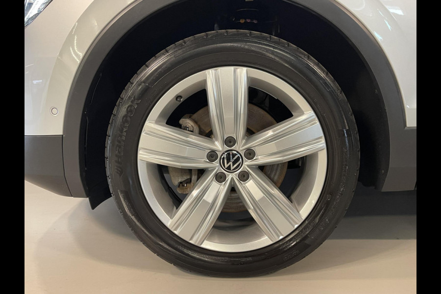 Volkswagen Tiguan 1.4 TSI eHybrid Elegance 19"/Panoramadak/Trekhaak/IQ Lights/Dodehoek/Camera/Adaptieve cruise/Elektrische klep/Stoel + stuurverwarming