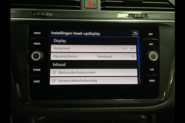Volkswagen Tiguan 1.4 TSI eHybrid Elegance 19"/Panoramadak/Trekhaak/IQ Lights/Dodehoek/Camera/Adaptieve cruise/Elektrische klep/Stoel + stuurverwarming