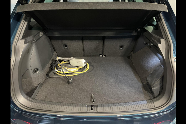 Volkswagen Tiguan 1.4 TSI eHybrid R-Line Business+ FABRIEKSGARANTIE TOT 03-2027 20"/VOL Leder + memory/Panoramadak/360 camera/Elektrische klep/Dodehoek/Stuur + stoelverwarming/IQ Lights/Adaptieve cruise