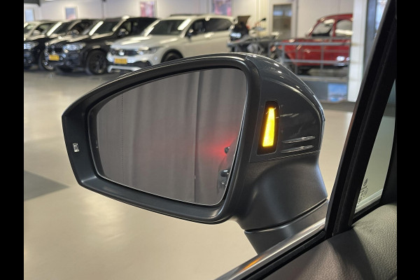 Volkswagen Tiguan 1.4 TSI eHybrid R-Line Business+ 19"/VOL Leder + memory/Panoramadak/360 camera/Elektrische klep/Dodehoek/Stuur + stoelverwarming