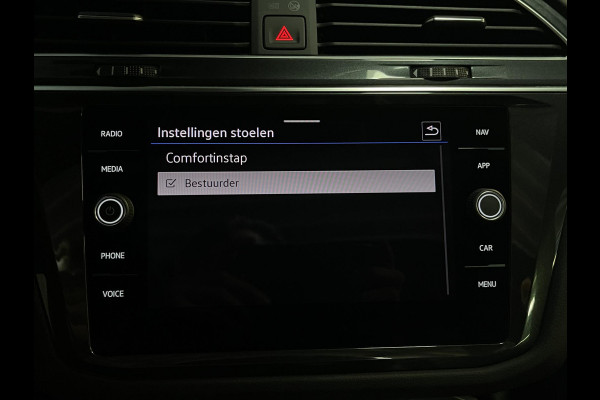 Volkswagen Tiguan 1.4 TSI eHybrid R-Line Business+ 19"/VOL Leder + memory/Panoramadak/360 camera/Elektrische klep/Dodehoek/Stuur + stoelverwarming