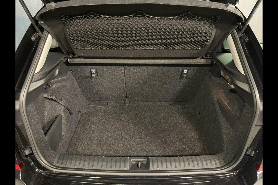 Škoda Kamiq 1.0 TSI Business Edition 16"/ Stoel + stuurverwarming/Keyless/Camera/Apple Carplay & Android Auto/PDC v+a/Climate