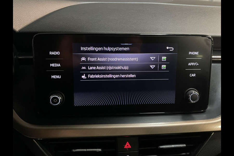 Škoda Kamiq 1.0 TSI Business Edition 16"/ Stoel + stuurverwarming/Keyless/Camera/Apple Carplay & Android Auto/PDC v+a/Climate