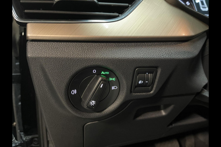 Škoda Kamiq 1.0 TSI Business Edition 16"/ Stoel + stuurverwarming/Keyless/Camera/Apple Carplay & Android Auto/PDC v+a/Climate