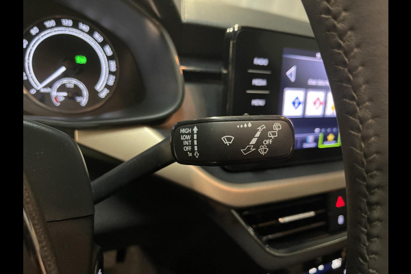 Škoda Kamiq 1.0 TSI Business Edition 16"/ Stoel + stuurverwarming/Keyless/Camera/Apple Carplay & Android Auto/PDC v+a/Climate