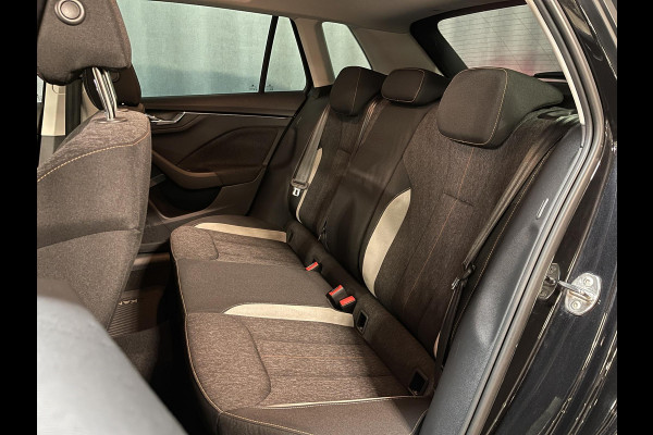 Škoda Kamiq 1.0 TSI Business Edition 16"/ Stoel + stuurverwarming/Keyless/Camera/Apple Carplay & Android Auto/PDC v+a/Climate