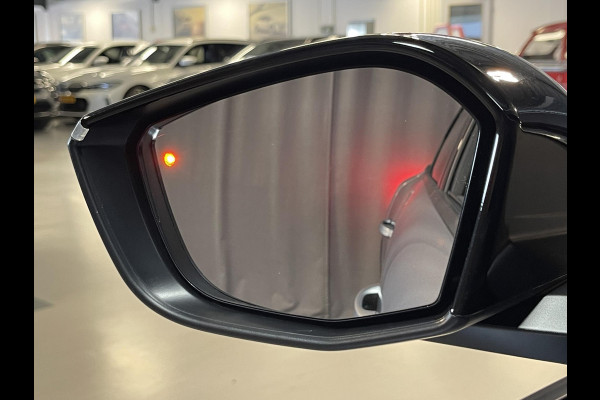 Citroën C5 X 1.6 Plug-in Hybrid Shine 19''/Leder/Dodehoek/Head-up display/Keyless/Stuur+stoelverwarming/Voorruitverwarming/DAB+/Camera