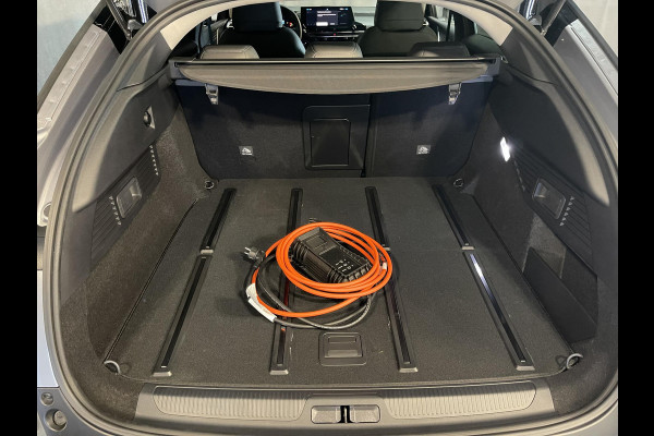 Citroën C5 X 1.6 Plug-in Hybrid Shine 19''/Leder/Dodehoek/Head-up display/Keyless/Stuur+stoelverwarming/Voorruitverwarming/DAB+/Camera