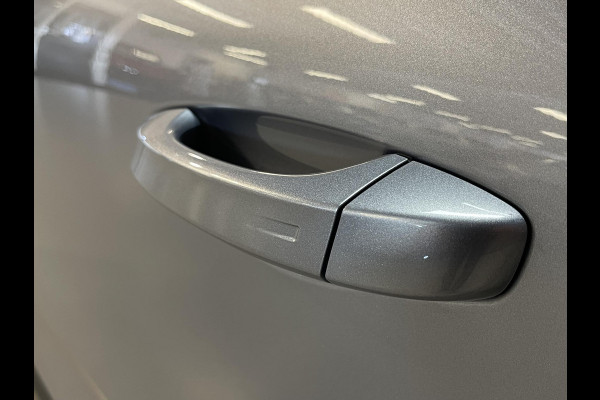 Citroën C5 X 1.6 Plug-in Hybrid Shine 19''/Leder/Dodehoek/Head-up display/Keyless/Stuur+stoelverwarming/Voorruitverwarming/DAB+/Camera