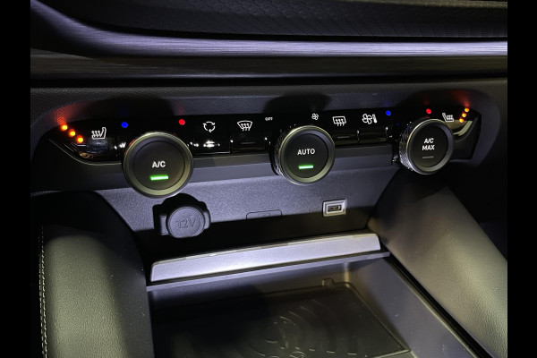 Citroën C5 X 1.6 Plug-in Hybrid Shine 19''/Leder/Dodehoek/Head-up display/Keyless/Stuur+stoelverwarming/Voorruitverwarming/DAB+/Camera
