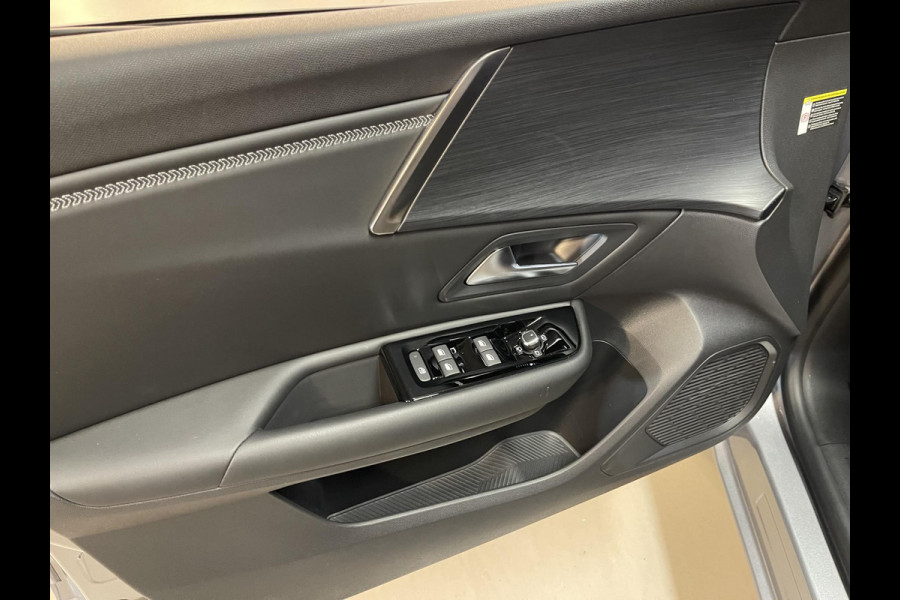 Citroën C5 X 1.6 Plug-in Hybrid Shine 19''/Leder/Dodehoek/Head-up display/Keyless/Stuur+stoelverwarming/Voorruitverwarming/DAB+/Camera