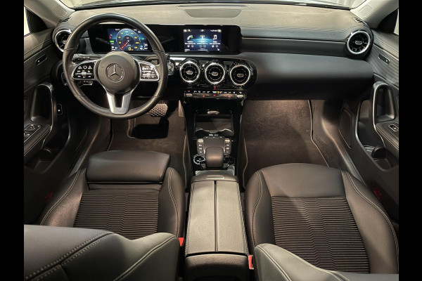 Mercedes-Benz CLA-Klasse Shooting Brake 250 e 17"/Apple Carplay & Android Auto/LED/Stoelverwarming/Camera/Climate