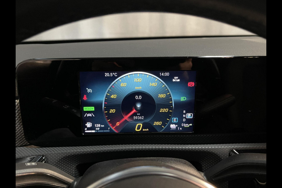 Mercedes-Benz CLA-Klasse Shooting Brake 250 e 17"/Apple Carplay & Android Auto/LED/Stoelverwarming/Camera/Climate