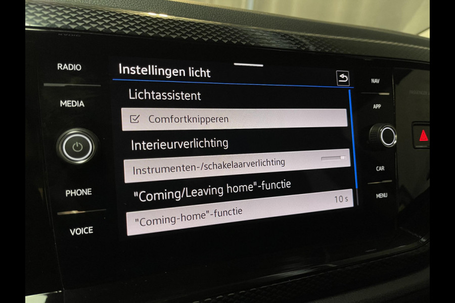 Volkswagen Polo 1.0 TSI Life 15"/Virtual cockpit/Stoelverwarming/PDC v+a/Apple Carplay & Android Auto/DAB/LED