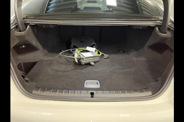BMW 5 Serie 530e Business Edition Plus M Sport 19"/Schuif-kanteldak/Trekhaak/Camera/Stoelverwarming + memory/PDC v+a/LED