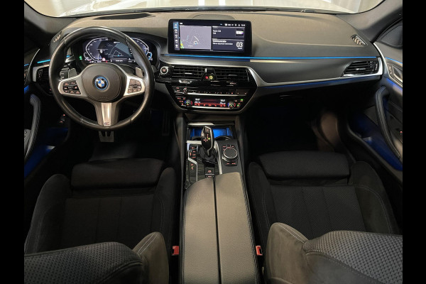BMW 5 Serie Touring 530e High Executive M Sport 18"/Panoramadak/Laser LED/Adaptief onderstel/Head-up/Keyless/Stoelverwarming/Adaptieve cruise/Dodehoek/Camera/Apple Carplay & Android Auto/HiFi