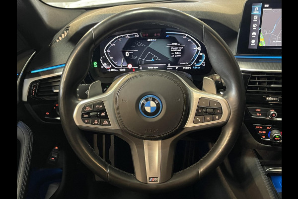 BMW 5 Serie Touring 530e High Executive M Sport 18"/Panoramadak/Laser LED/Adaptief onderstel/Head-up/Keyless/Stoelverwarming/Adaptieve cruise/Dodehoek/Camera/Apple Carplay & Android Auto/HiFi