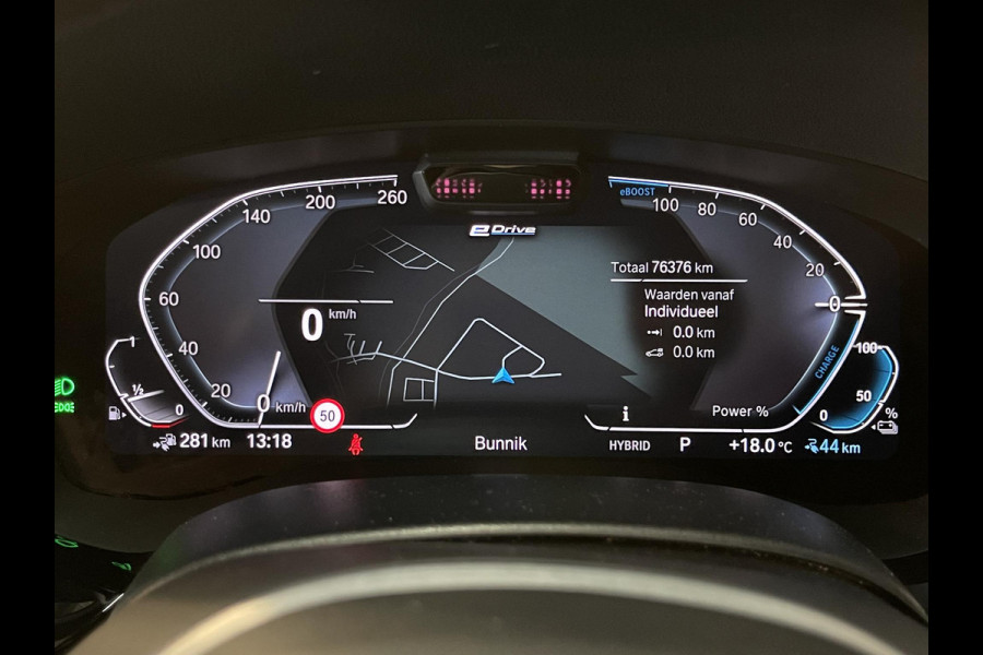 BMW 5 Serie Touring 530e High Executive M Sport 18"/Panoramadak/Laser LED/Adaptief onderstel/Head-up/Keyless/Stoelverwarming/Adaptieve cruise/Dodehoek/Camera/Apple Carplay & Android Auto/HiFi