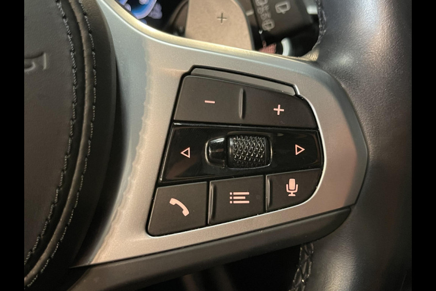 BMW 5 Serie Touring 530e High Executive M Sport 18"/Panoramadak/Laser LED/Adaptief onderstel/Head-up/Keyless/Stoelverwarming/Adaptieve cruise/Dodehoek/Camera/Apple Carplay & Android Auto/HiFi