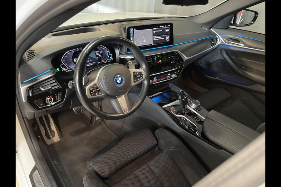 BMW 5 Serie Touring 530e High Executive M Sport 18"/Panoramadak/Laser LED/Adaptief onderstel/Head-up/Keyless/Stoelverwarming/Adaptieve cruise/Dodehoek/Camera/Apple Carplay & Android Auto/HiFi