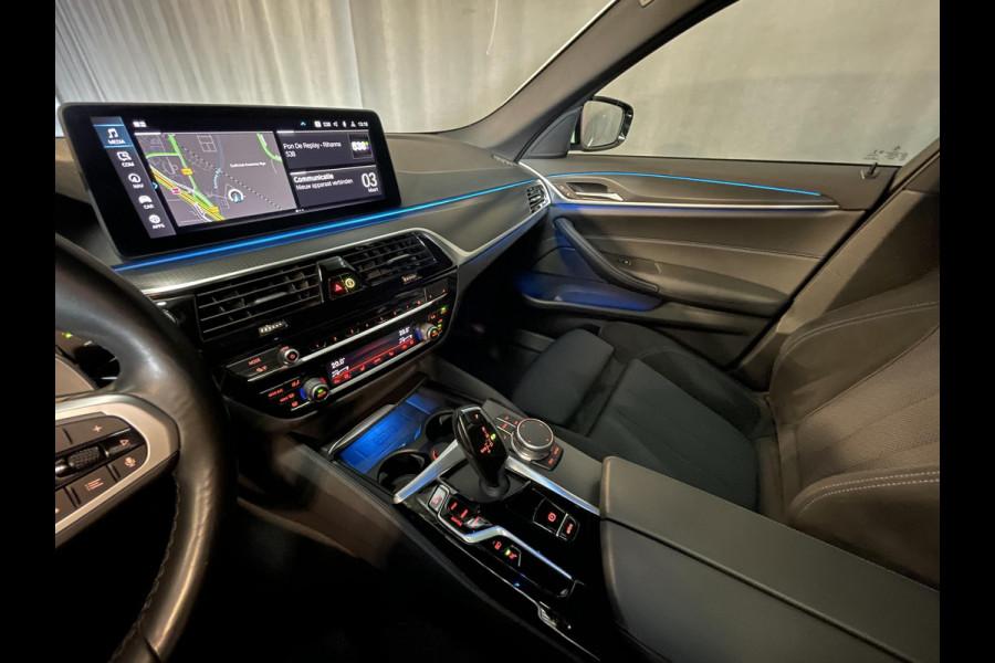 BMW 5 Serie Touring 530e High Executive M Sport 18"/Panoramadak/Laser LED/Adaptief onderstel/Head-up/Keyless/Stoelverwarming/Adaptieve cruise/Dodehoek/Camera/Apple Carplay & Android Auto/HiFi