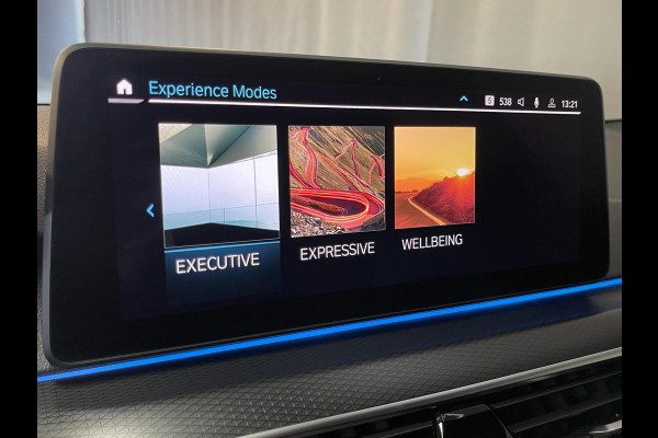 BMW 5 Serie Touring 530e High Executive M Sport 18"/Panoramadak/Laser LED/Adaptief onderstel/Head-up/Keyless/Stoelverwarming/Adaptieve cruise/Dodehoek/Camera/Apple Carplay & Android Auto/HiFi