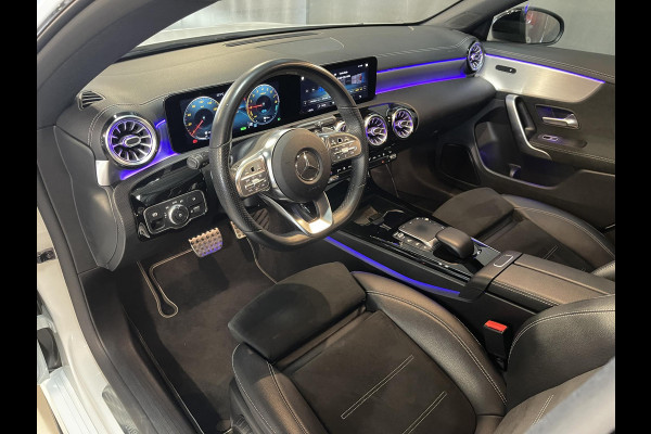 Mercedes-Benz CLA-Klasse 250 e Advantage AMG Line 18"/Dodehoek/Trekhaak/Camera/Sfeerverlichting/Stoelverwarming