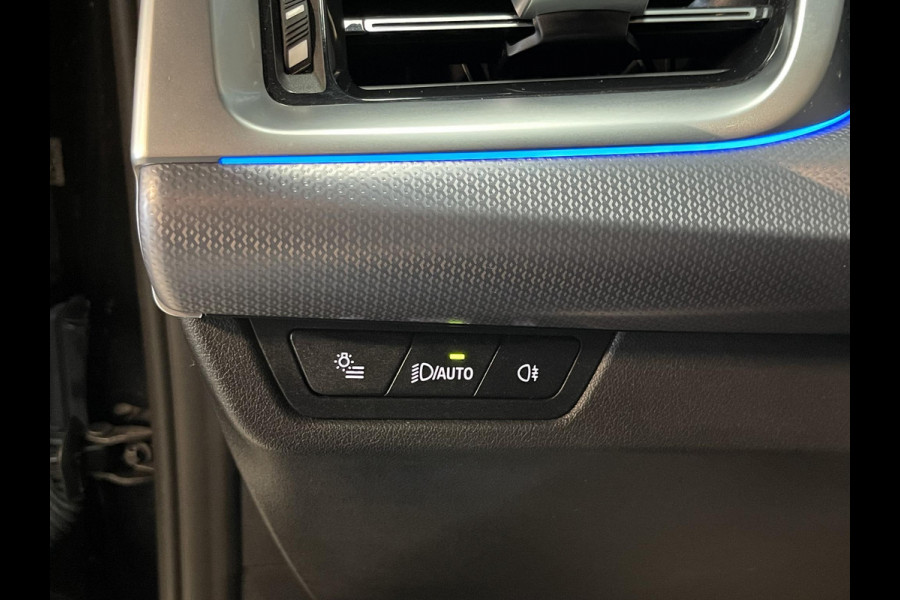 BMW X1 xDrive 25e M-Sport Shadow Line 18''/Sportstoelen/Keyless/Stoelverwarming/Camera/Elektrisch klep