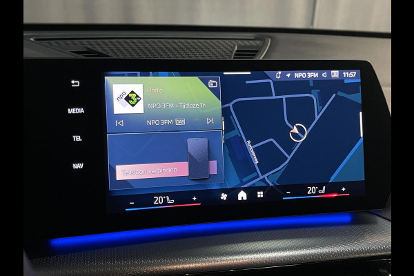 BMW X1 xDrive 25e M-Sport Shadow Line 18''/Sportstoelen/Keyless/Stoelverwarming/Camera/Elektrisch klep