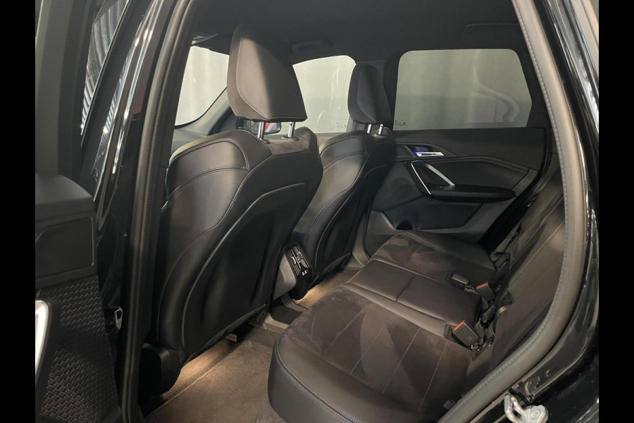 BMW X1 xDrive 25e M-Sport Shadow Line 18''/Sportstoelen/Keyless/Stoelverwarming/Camera/Elektrisch klep