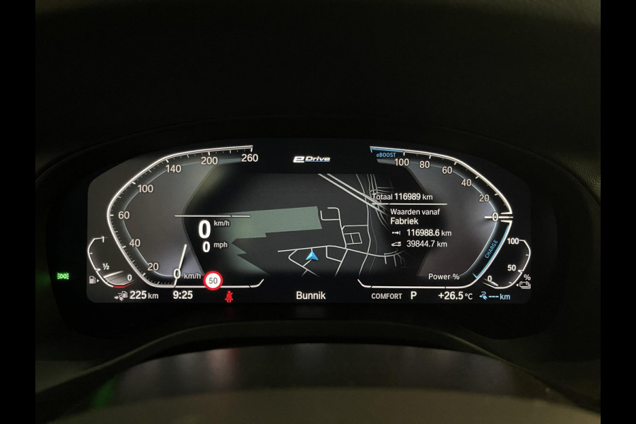 BMW X3 xDrive30e High Executive X Line 19"/Panoramadak/Trekhaak/360 camera/Adaptieve cruise/Dodehoek/Stoel + stuurverwarming/Head-up