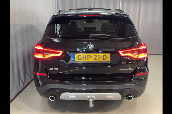 BMW X3 xDrive30e High Executive X Line 19"/Panoramadak/Trekhaak/360 camera/Adaptieve cruise/Dodehoek/Stoel + stuurverwarming/Head-up