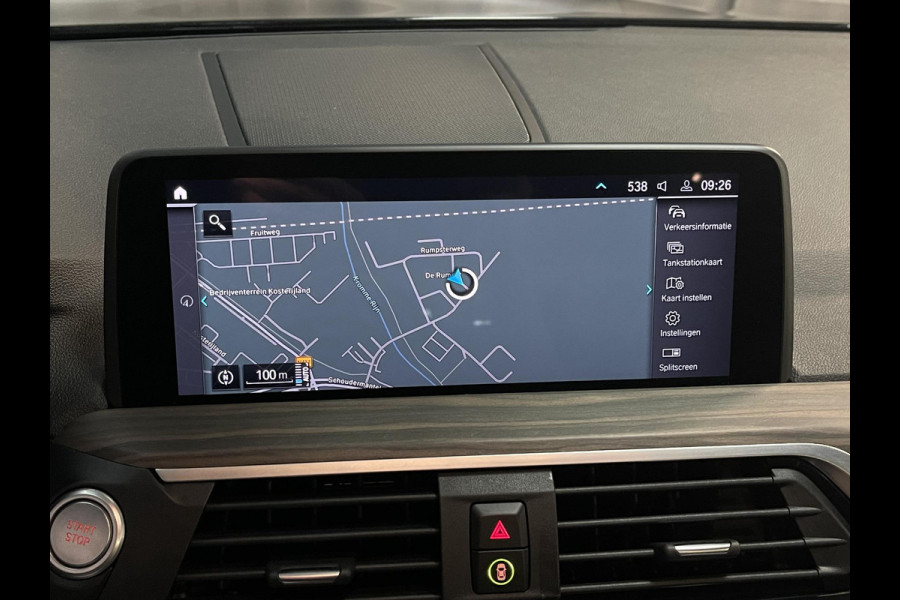 BMW X3 xDrive30e High Executive X Line 19"/Panoramadak/Trekhaak/360 camera/Adaptieve cruise/Dodehoek/Stoel + stuurverwarming/Head-up