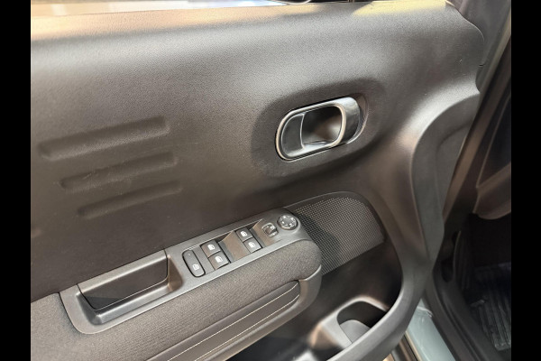 Citroën C3 Aircross 1.2 PureTech Shine 16"/Panoramadak/Leder/Stoelverwarming/Camera/Navigatie/Apple Carplay & Android Auto