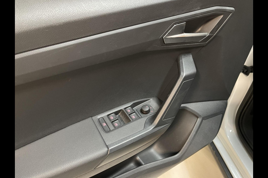 Seat Arona 1.0 TSI Style 16"/Apple Carplay & Android Auto/PDC/LED