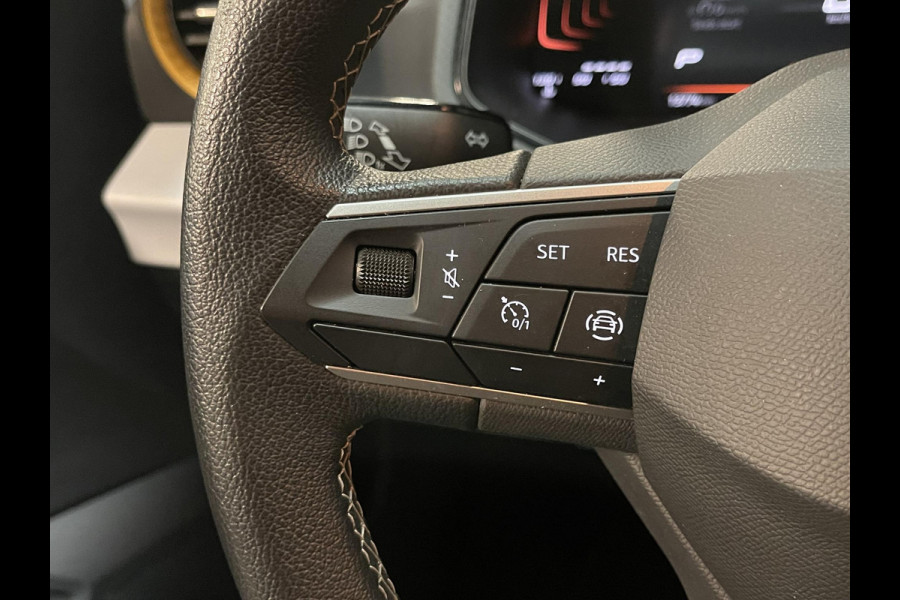 Seat Arona 1.0 TSI Style 16"/Apple Carplay & Android Auto/PDC/LED