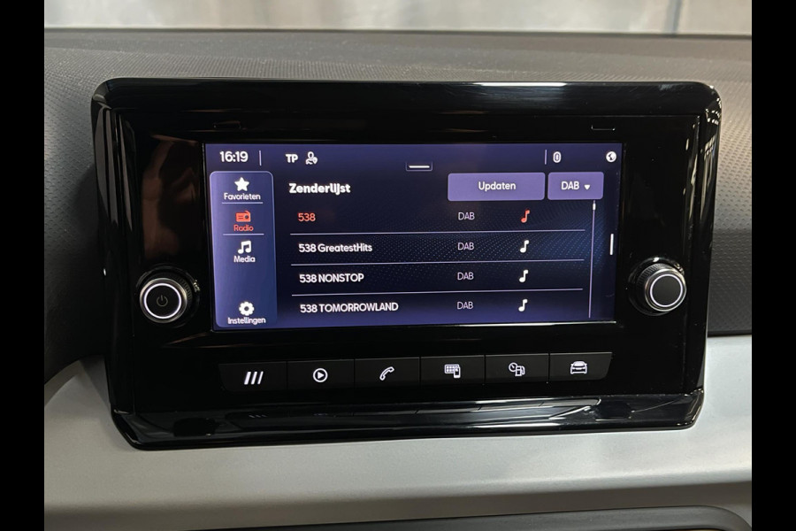 Seat Arona 1.0 TSI Style 16"/Apple Carplay & Android Auto/PDC/LED