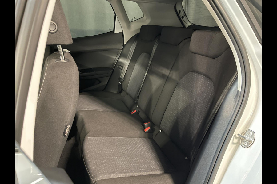Seat Arona 1.0 TSI Style 16"/Apple Carplay & Android Auto/PDC/LED
