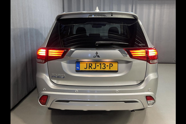 Mitsubishi Outlander 2.4 PHEV Intense 18"/Adaptieve cruise/Dodehoek/LED/Stoelverwarming/PDC v+a/Camera/Apple Carplay & Android Auto