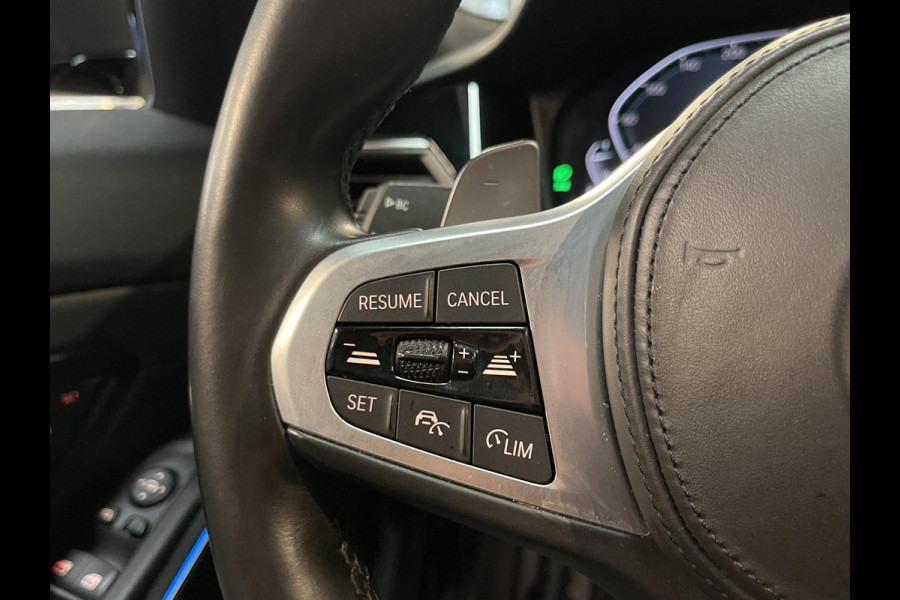 BMW 3 Serie Touring 330e xDrive High Executive 19"/Panoramadak/Adaptieve cruise/Stoelverwarming + memory/Laser LED/360 camera/Head-up/Keyless