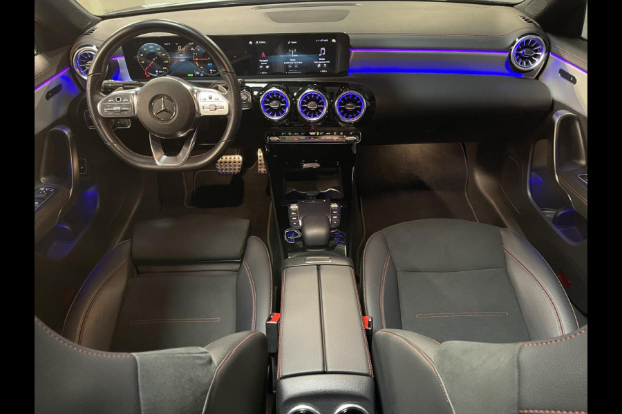 Mercedes-Benz CLA-Klasse 250 e AMG Line 19"/Panoramadak/Sfeerverlichting/Keyless/Camera/Stoelverwarming