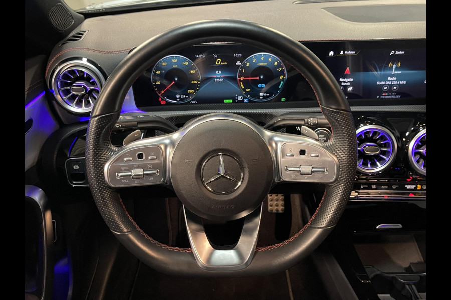 Mercedes-Benz CLA-Klasse 250 e AMG Line 19"/Panoramadak/Sfeerverlichting/Keyless/Camera/Stoelverwarming