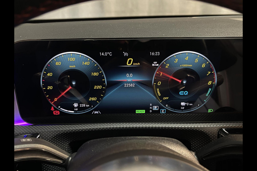 Mercedes-Benz CLA-Klasse 250 e AMG Line 19"/Panoramadak/Sfeerverlichting/Keyless/Camera/Stoelverwarming