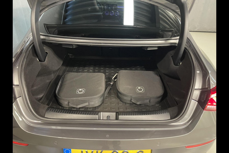 Mercedes-Benz CLA-Klasse 250 e AMG Line 19"/Panoramadak/Sfeerverlichting/Keyless/Camera/Stoelverwarming
