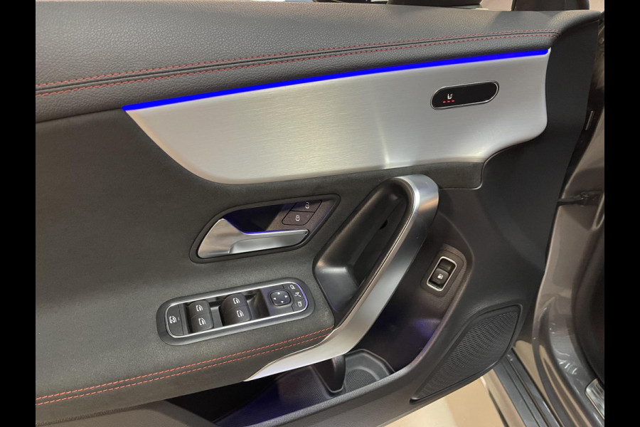 Mercedes-Benz CLA-Klasse 250 e AMG Line 19"/Panoramadak/Sfeerverlichting/Keyless/Camera/Stoelverwarming