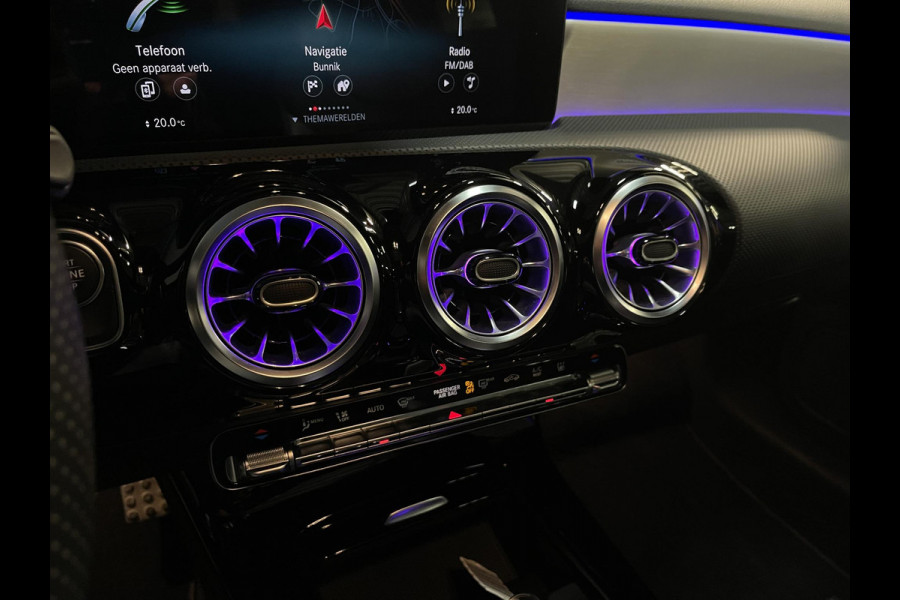 Mercedes-Benz CLA-Klasse 250 e AMG Line 19"/Panoramadak/Sfeerverlichting/Keyless/Camera/Stoelverwarming