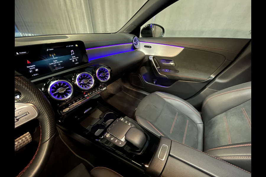 Mercedes-Benz CLA-Klasse 250 e AMG Line 19"/Panoramadak/Sfeerverlichting/Keyless/Camera/Stoelverwarming