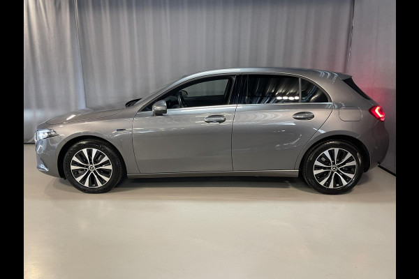 Mercedes-Benz A-Klasse 250 e 17"/Dodehoek/Camera/PDC v+a/Apple Carplay & Android Auto/DAB/Navigatie/Climate