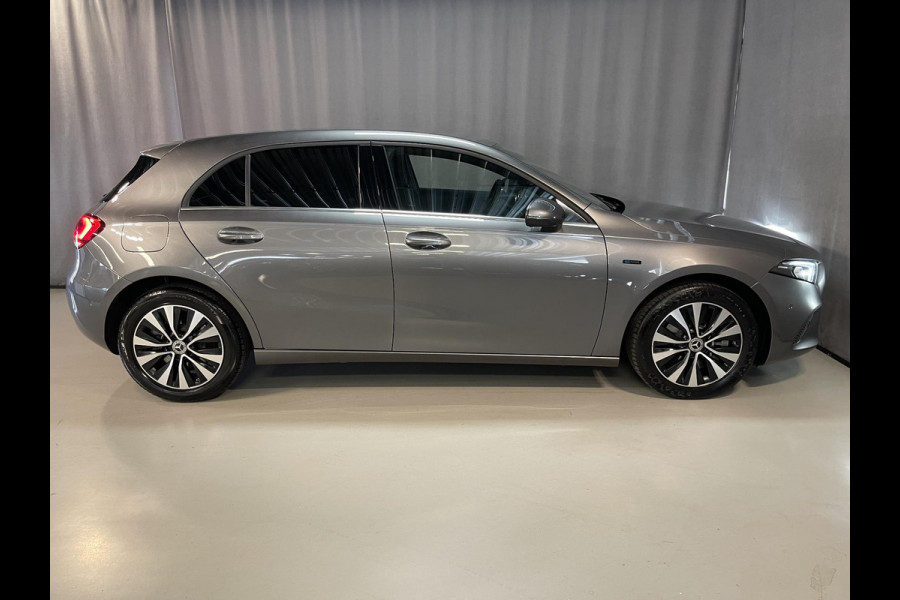 Mercedes-Benz A-Klasse 250 e 17"/Dodehoek/Camera/PDC v+a/Apple Carplay & Android Auto/DAB/Navigatie/Climate